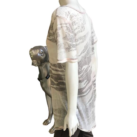 Z Supply Camo Burnout Sheer Short Sleeve Tunic Shirt with Pocket Women's Size M - Picture 2 of 8